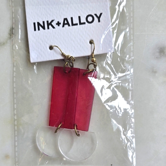 NWT Ink +Alloy fuschia lucite dangle earrings - Picture 2 of 8